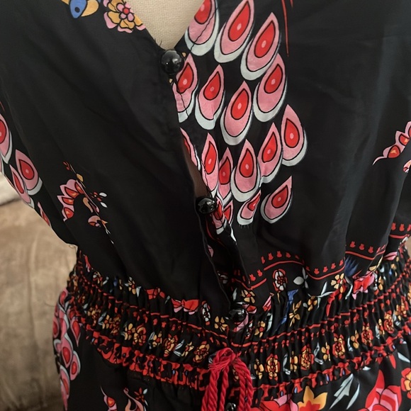 Beautiful Colorful Flower/ Peacock Print High Low Button Down - Picture 7 of 8